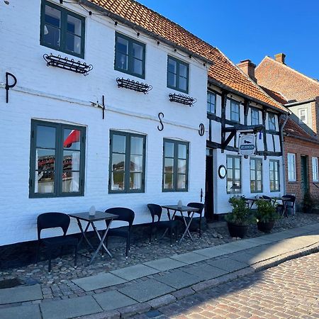 リーベ Restaurant Saelhunden Bed & Breakfast エクステリア 写真