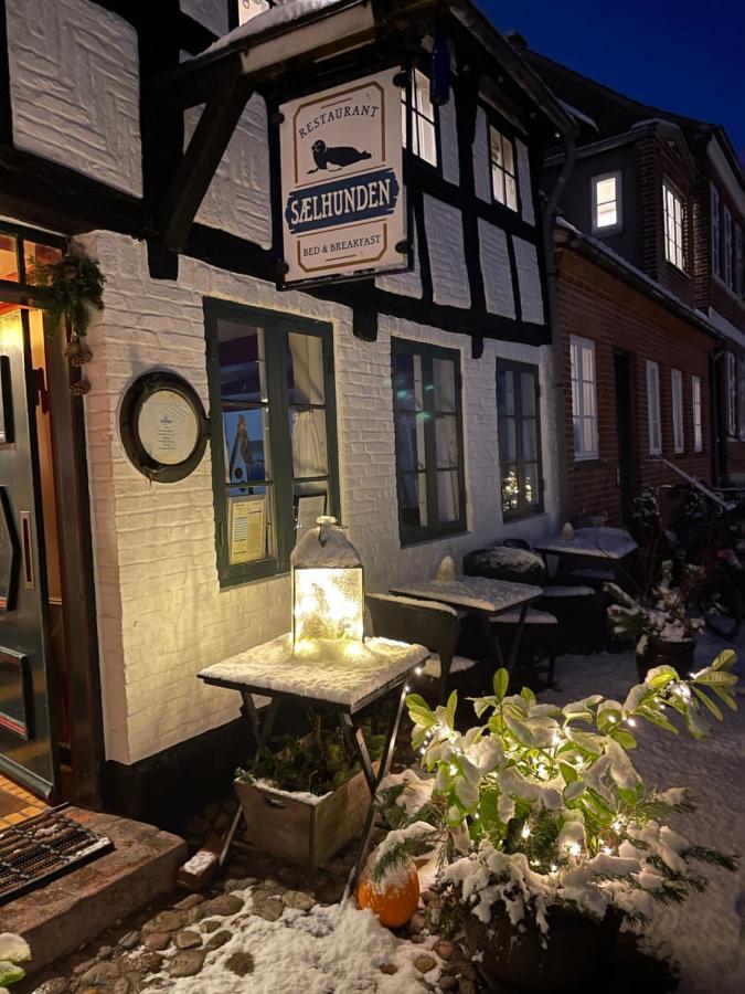 リーベ Restaurant Saelhunden Bed & Breakfast エクステリア 写真