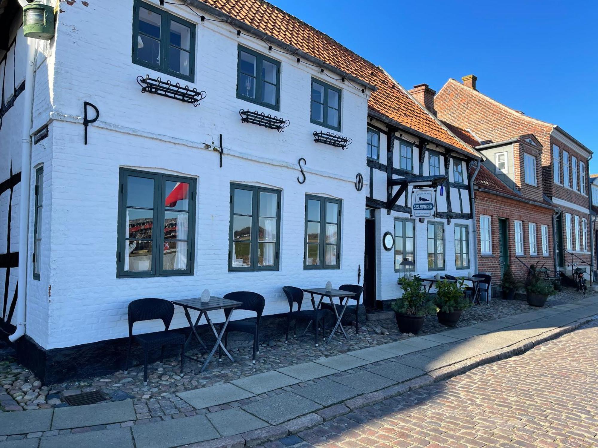 リーベ Restaurant Saelhunden Bed & Breakfast エクステリア 写真
